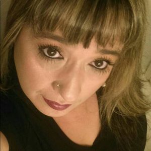 Meet your Posher, Hellen